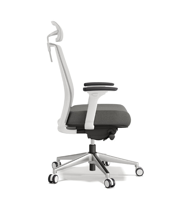 Axel Beyaz plastik iskeletli file döşemeli hareketli kollu ayarlanabilir mekanizmalı ofis yönetici koltuğu müdür koltuğu fileli koltuk